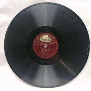 Adolf Wreege und sein Orchester Liebe ist ja nur ein M. / Ueber's Jahr EG7661