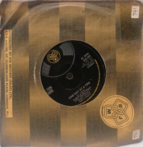 Elton John Lucy In The Sky With Diamonds DJS340 VG SP