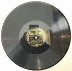King Oliver and his Dixie Syncopators Tin Roof Blues / West End Blues V1024 Vocalion