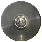 Aston Raz Koniaczek, raz buziaczek / Znakiem Tego 8814 Syrena Electro
