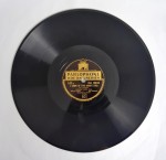 Richard Tauber I Know Of Two Bright Eyes / Somewhere A Voie Is Calling RO20314 Parlophone